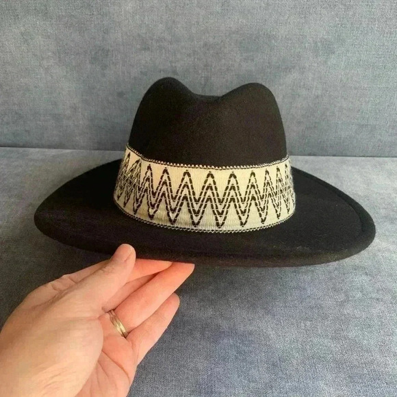 Woman’s Time & True Black Velvet Pendleton Fall Fedora Hat New One Size - Picture 2 of 5